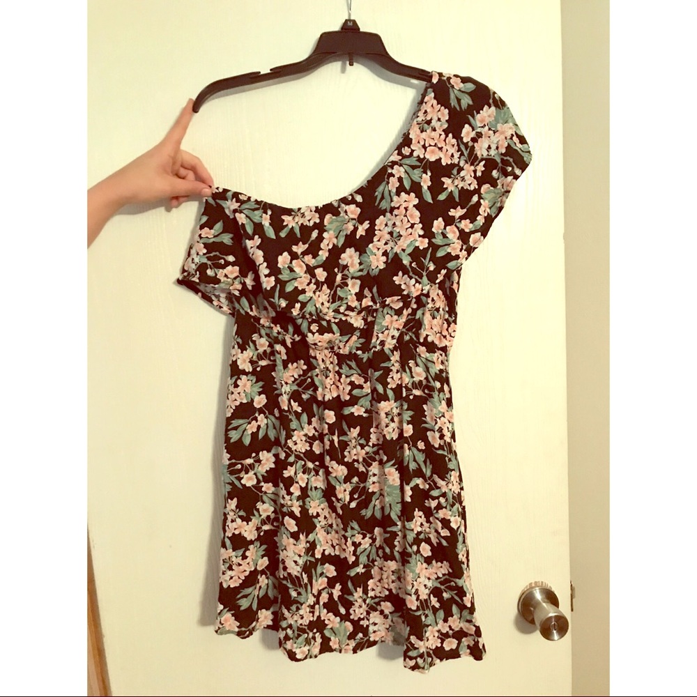 One shoulder floral dress, worn once.